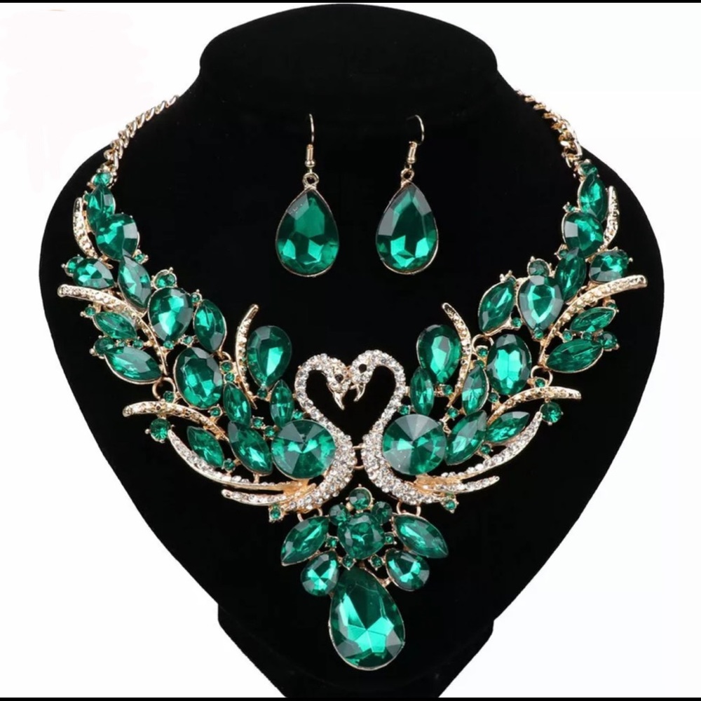 Lovely Rhinestone Neckless set